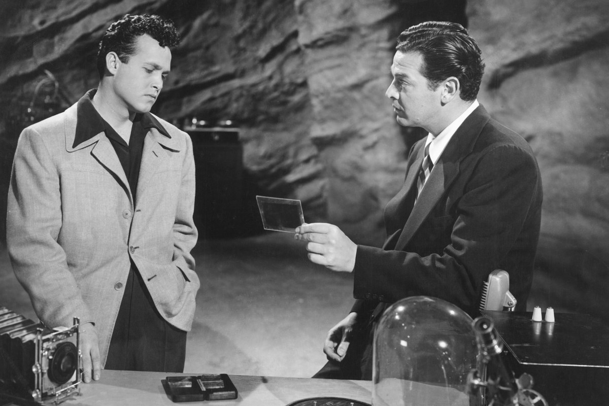 John Duncan as Dick Grayson and Robert Lowery as Bruce Wayne